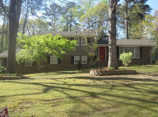 1701 Lyon Rd, Fayetteville, NC 28303