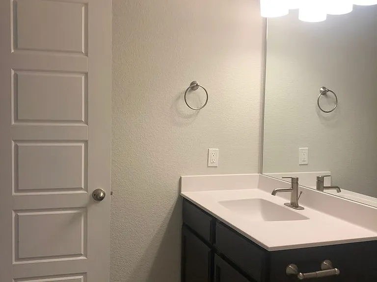 925 Chaparral Trl — Photo 13