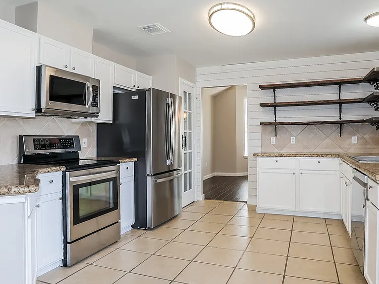 311 Lake View Dr — Photo 7