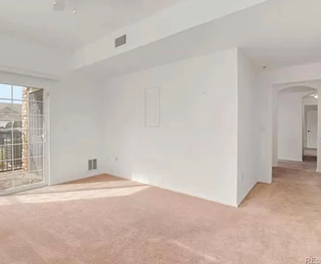 2 bed, 1180 sqft, $2,100 — Photo 3