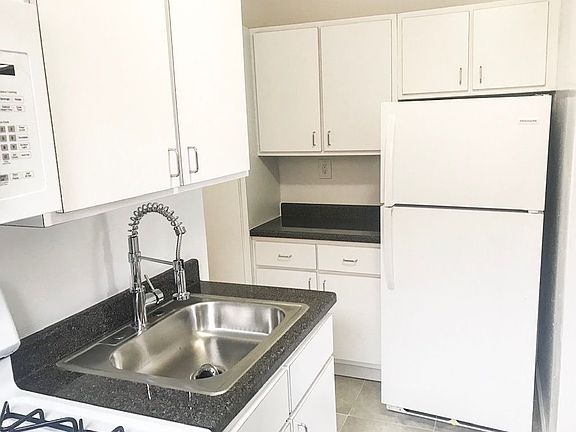4th image of 8531 120th St APT 4E