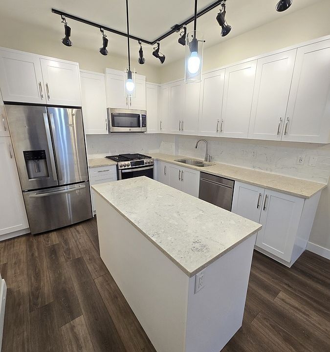 1st image of 11077 Ravine Rd #423