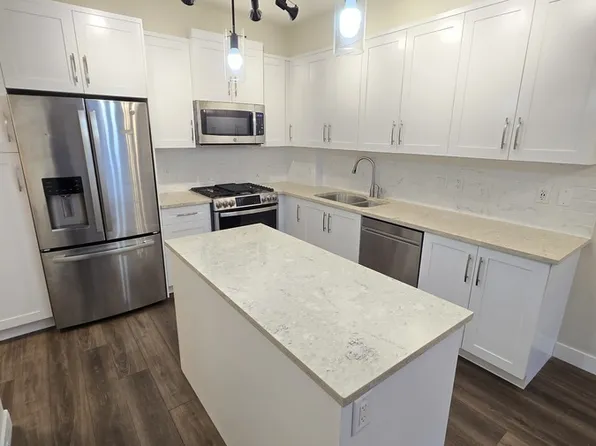 11077 Ravine Rd #423, Surrey, BC V3T 3X5