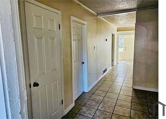 3 bed, 800 sqft, $1,750 — Photo 2