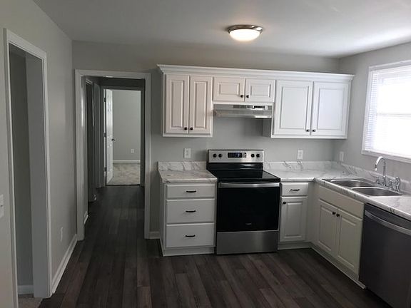3rd image of 813 Perry Dr