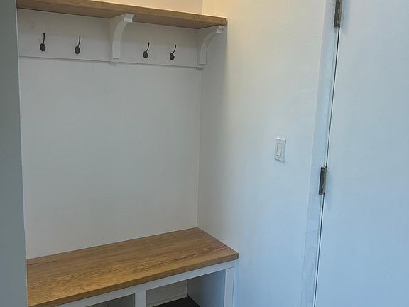 3rd image of 1415 W Pratt Blvd APT 403