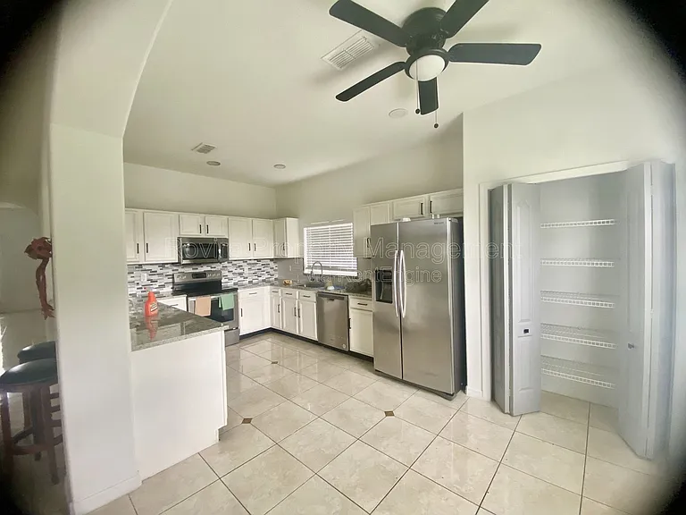 1690 Big Oak Ln — Photo 4