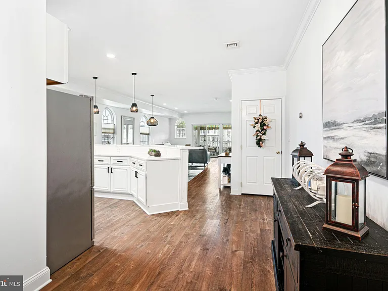 536 W Montgomery Ave — Photo 15