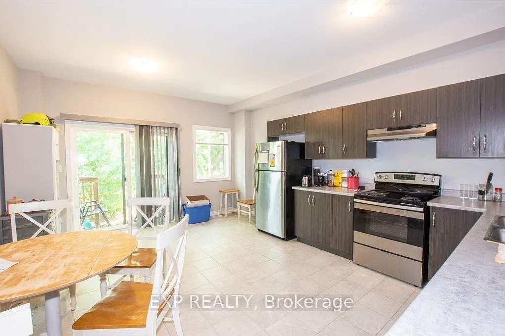 3 bed, $2,299 — Photo 2