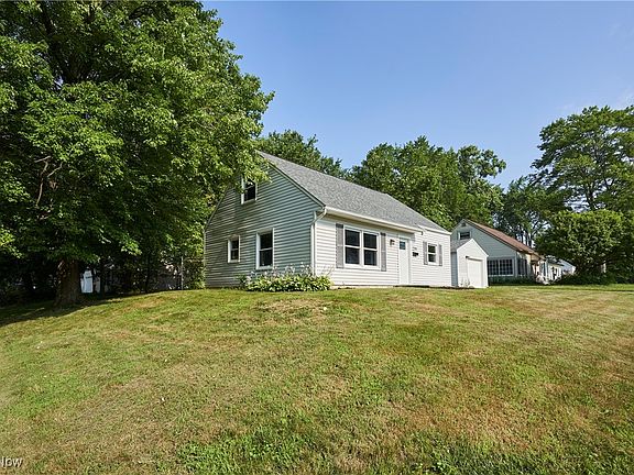 2nd image of 2280 Suncrest Dr