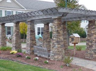 1057 Traditions Ct, Chaska, MN 55318