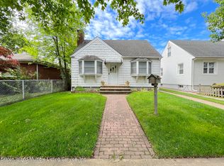 242 Garretson Ave, Staten Island, NY 10305