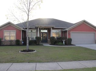 2727 Lakes Edge Ln, Navarre, FL 32566