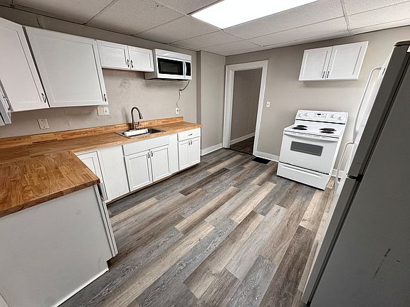 2nd image of 108 N Grant Ave #108