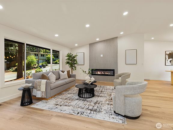5th image of 16142 SE 42 Place