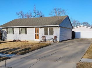 435 Kingston Dr, Romeoville, IL 60446