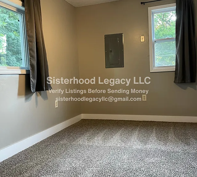838 S Oak St — Photo 16