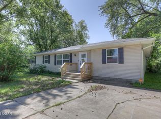 1211 E 16th St, Lamar, MO 64759