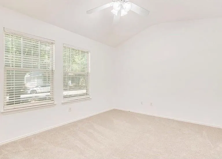 158 Hogan — Photo 16