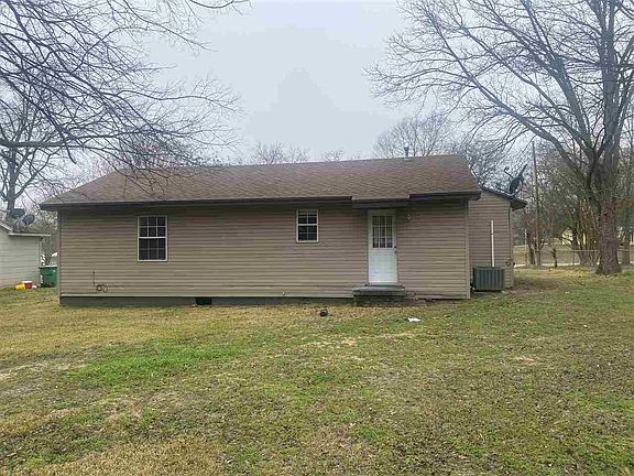 3rd image of 406 N Heights Blvd