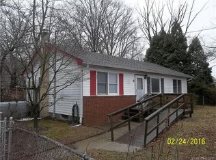 4 Eckley Ct, Cookstown, NJ 08511