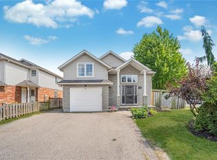 3 Wisteria Ct, Kitchener, ON N2E3T4