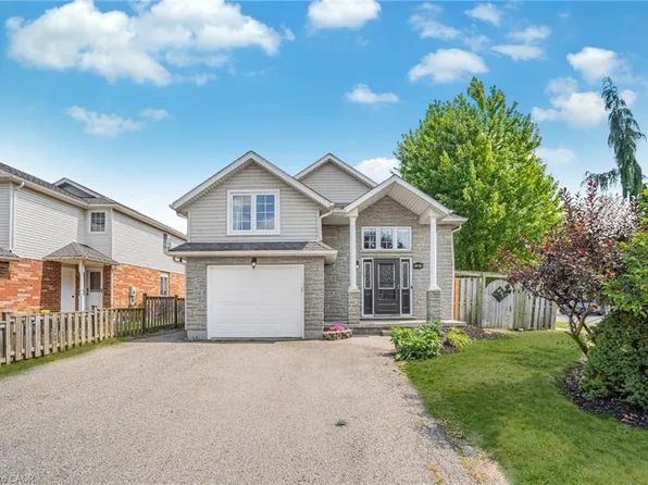 3 Wisteria Ct, Kitchener, ON N2E 3T4