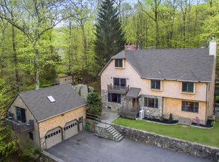 13 7th Ln, Ridgefield, CT 06877