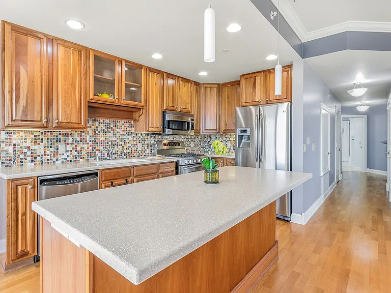 360 W Washington Ave #1001 — Photo 10