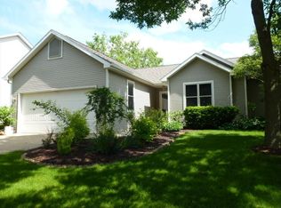 271 Valley Ridge Dr, Sun Prairie, WI 53590