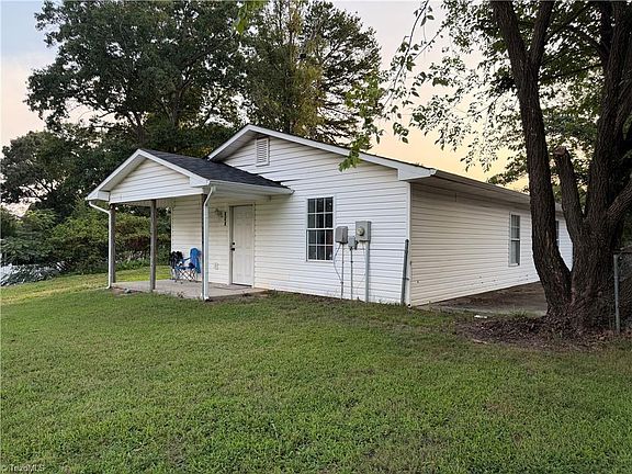 3rd image of 302 Goforth Dr
