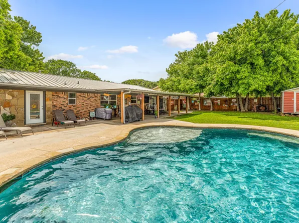 261 Greenview Dr, Stephenville, TX 76401