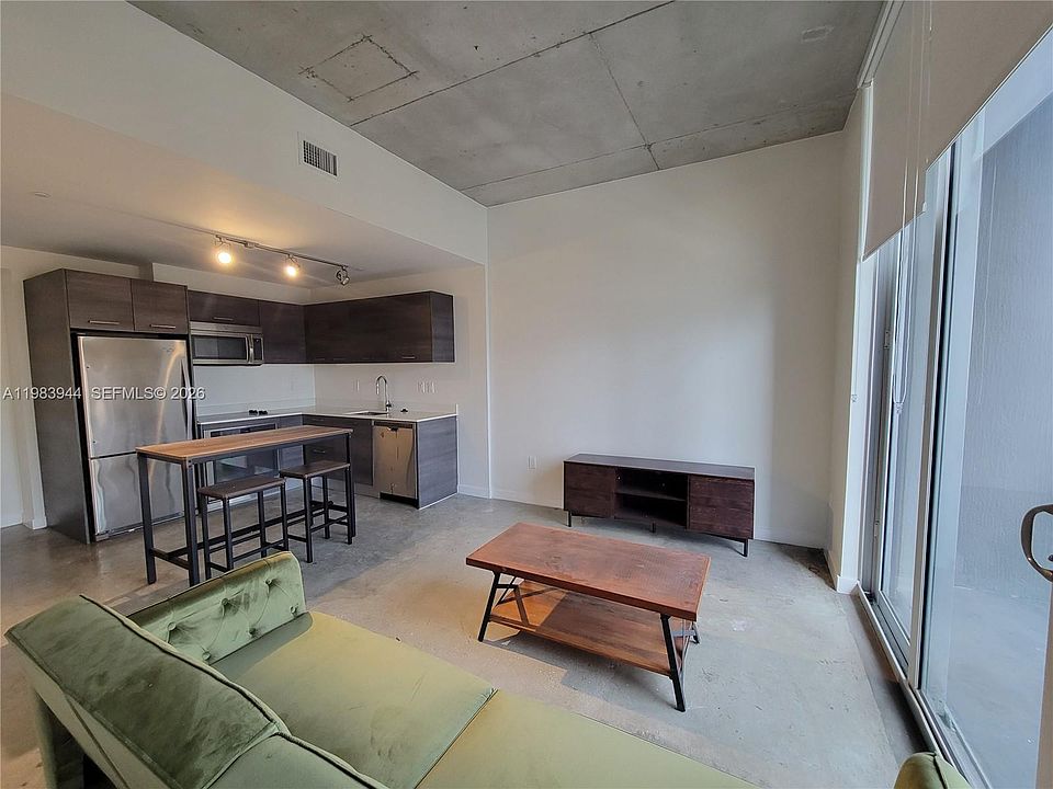 1st image of 151 SE 1st St APT 1507