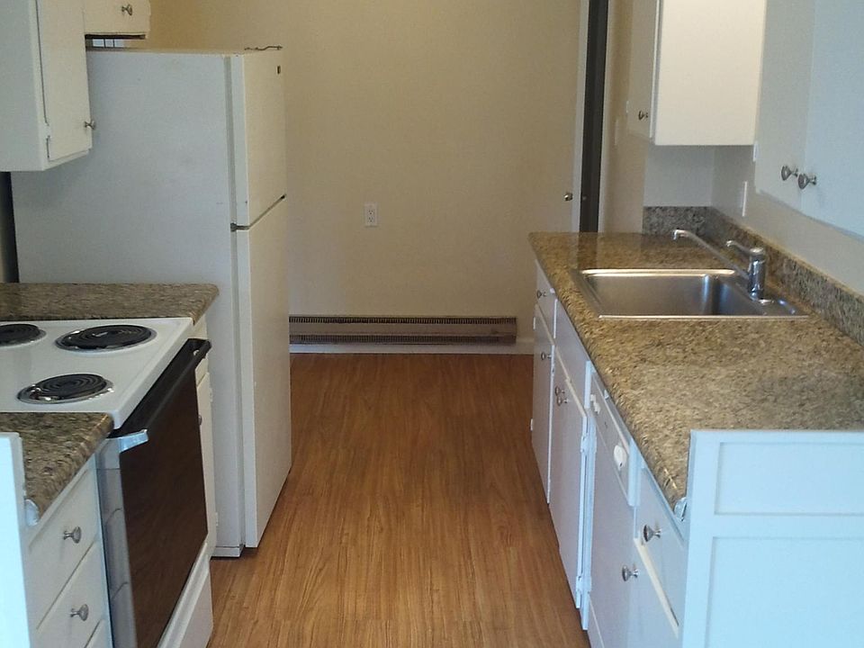 1st image of 1901 Garden Dr APT 207