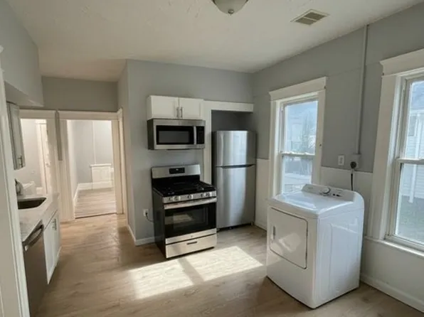 143 Dorchester St, Worcester, MA 01604