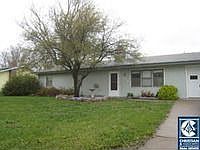 2nd image of 1916 Lilac Ln