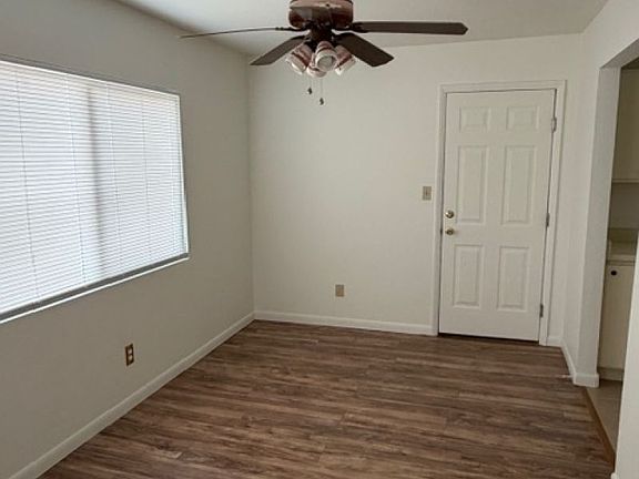 4th image of 737 E Springmont Dr