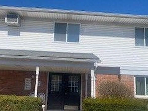 38612 Meadowdale St, Clinton Township, MI 48036