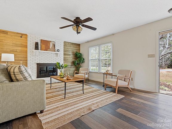 4th image of 4385 Windsong Ln
