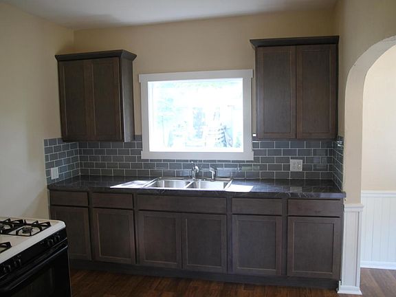 4th image of 713 N Harrison St