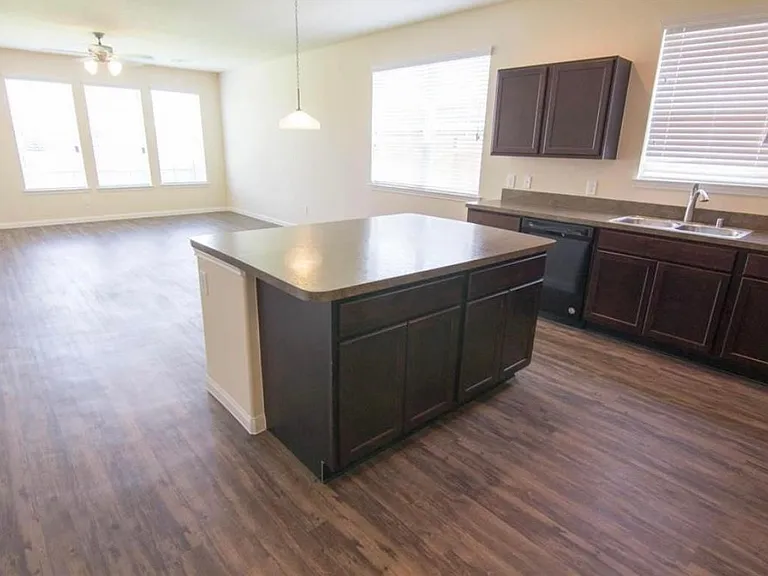 Woodsons Shore Dr — Photo 4