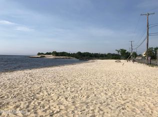 124 Amherst Dr, Bayville, NJ 08721
