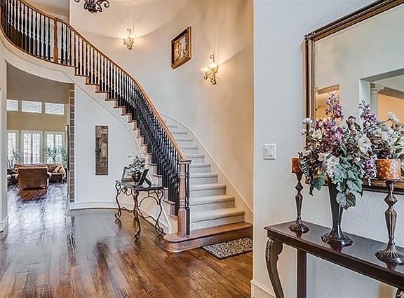 2nd image of 800 Lake Heights Ct