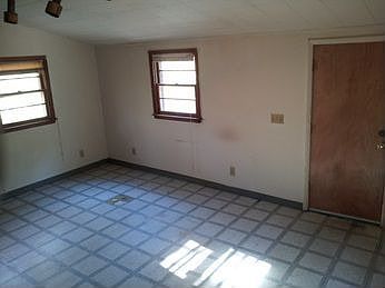 5th image of 2974 Carolyn Dr