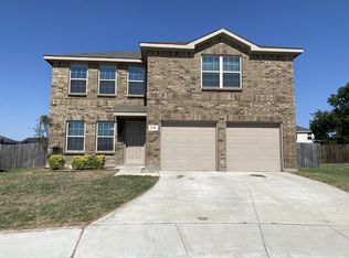 2700 Andesite Ln, Fort Worth, TX 76108