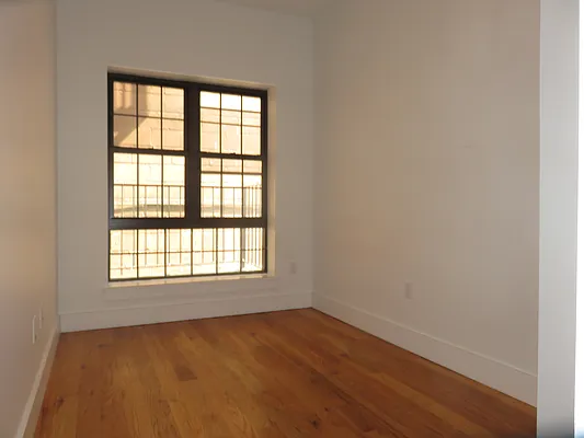 Rented by Rennit Inc. | media 100