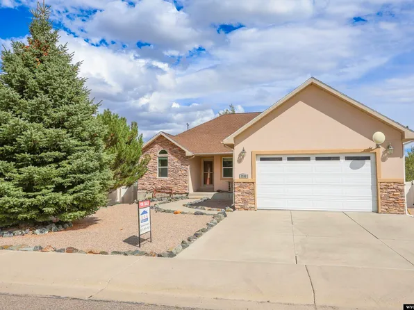 3208 Magnolia Dr, Rock Springs, WY 82901