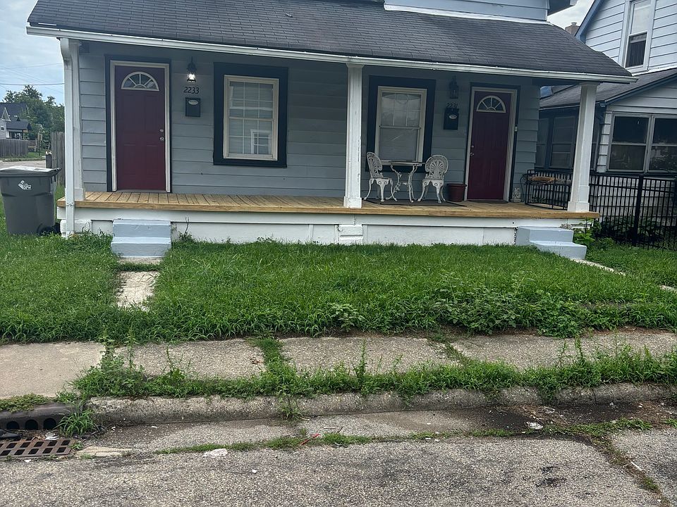 1st image of 2233 Pleasant St