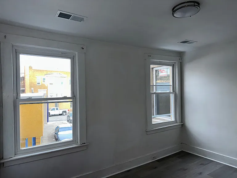 336 Broad St — Photo 9