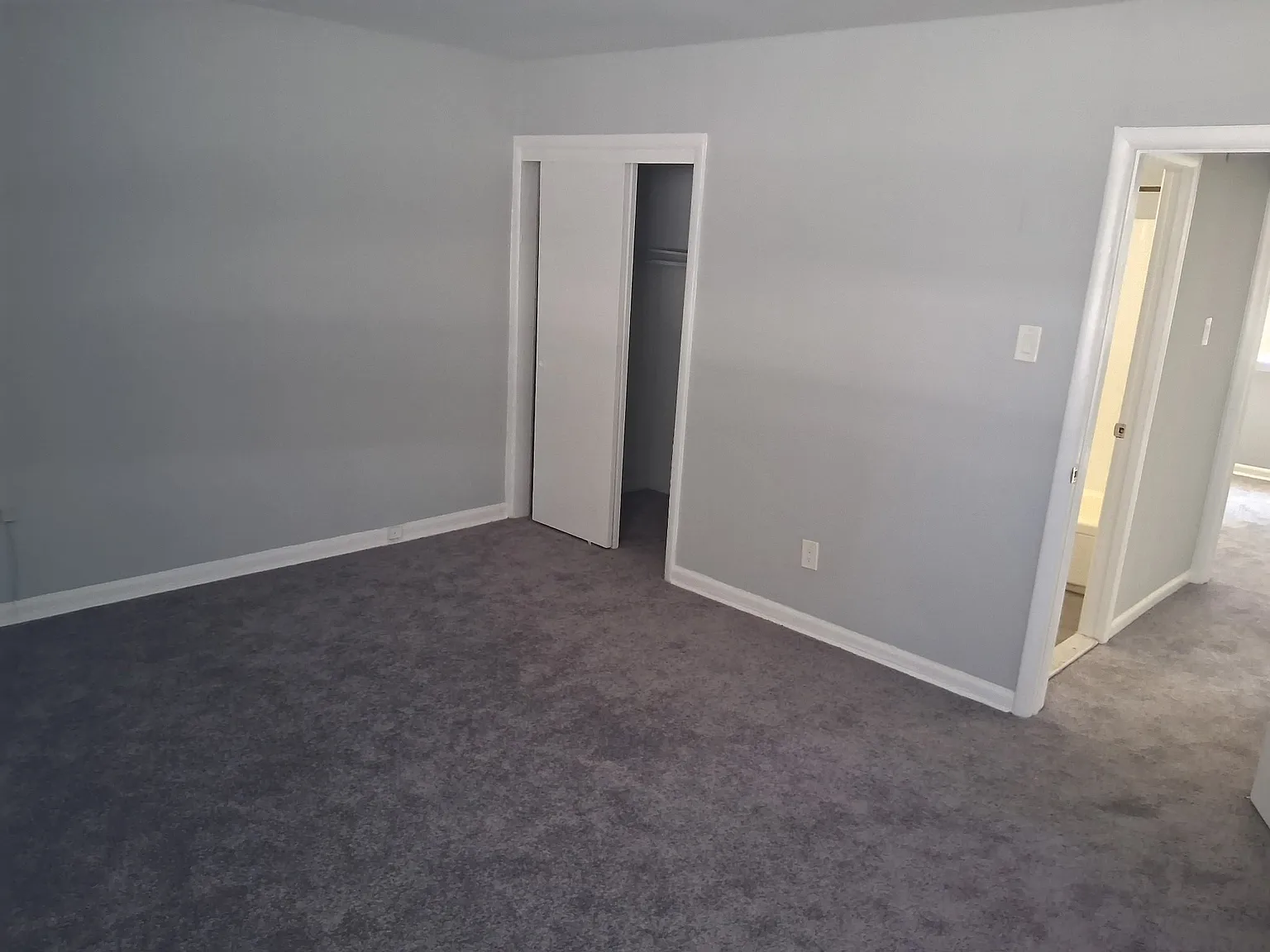 2 bed, 900 sqft, $1,500 — Photo 3